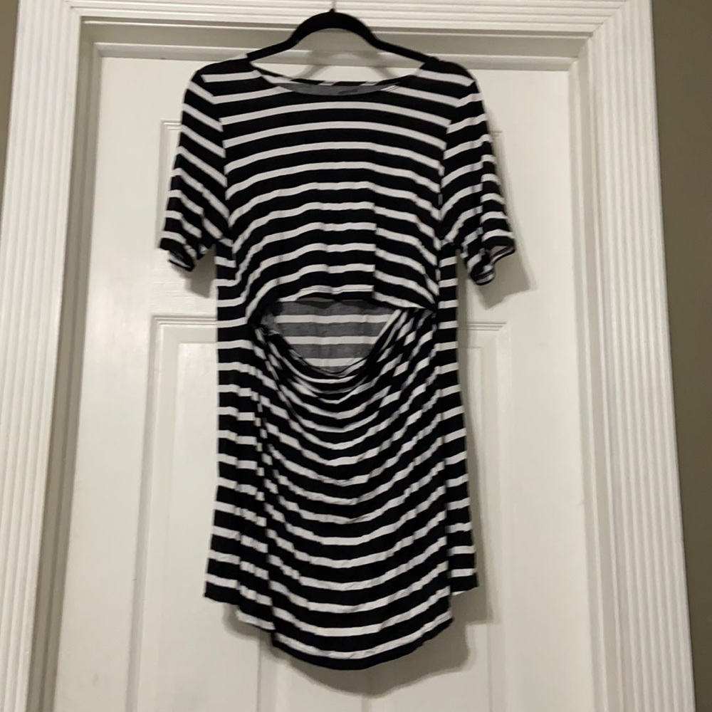 Undercover mama nursing top. Size large